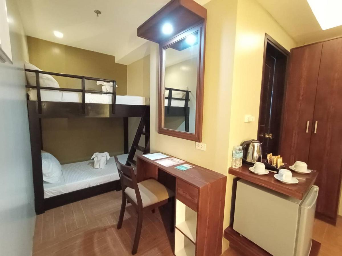 Treasure Island Hotel With Mini Water Adventure Masbate City Екстер'єр фото