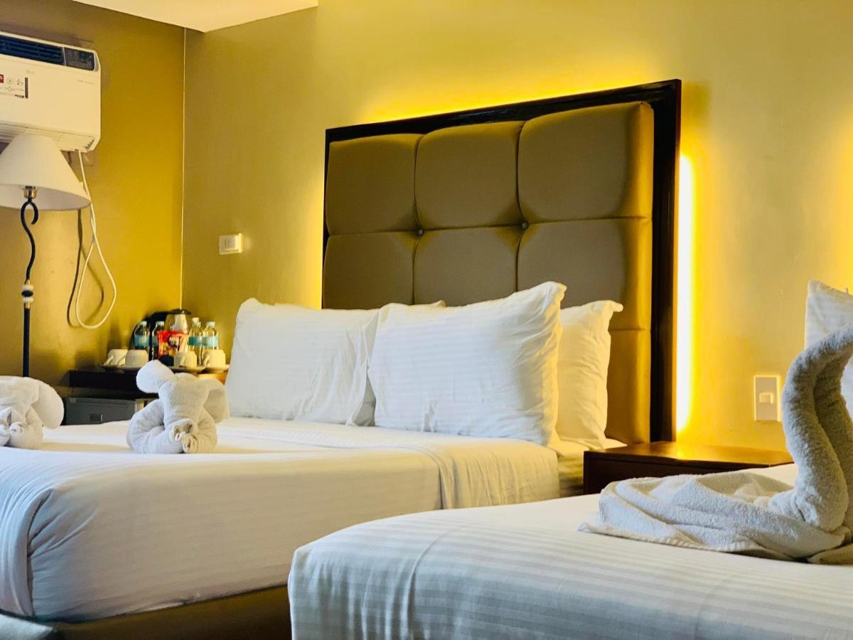 Treasure Island Hotel With Mini Water Adventure Masbate City Екстер'єр фото
