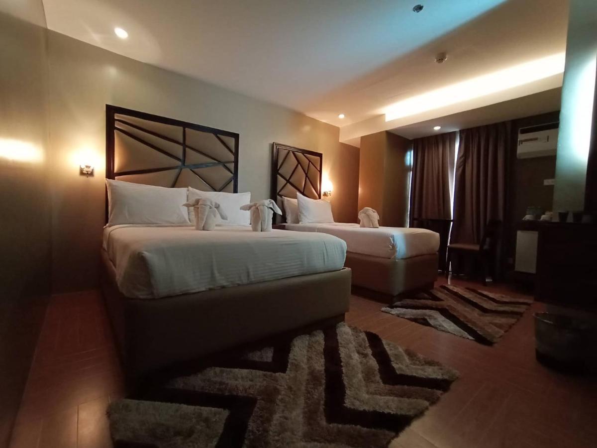 Treasure Island Hotel With Mini Water Adventure Masbate City Екстер'єр фото