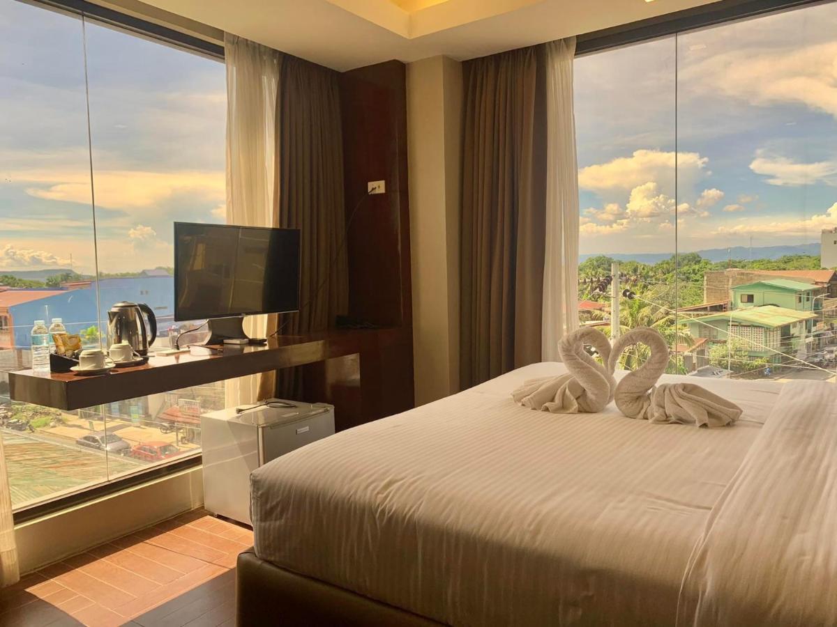 Treasure Island Hotel With Mini Water Adventure Masbate City Екстер'єр фото