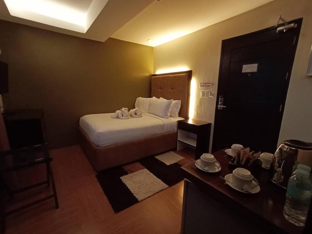 Treasure Island Hotel With Mini Water Adventure Masbate City Екстер'єр фото