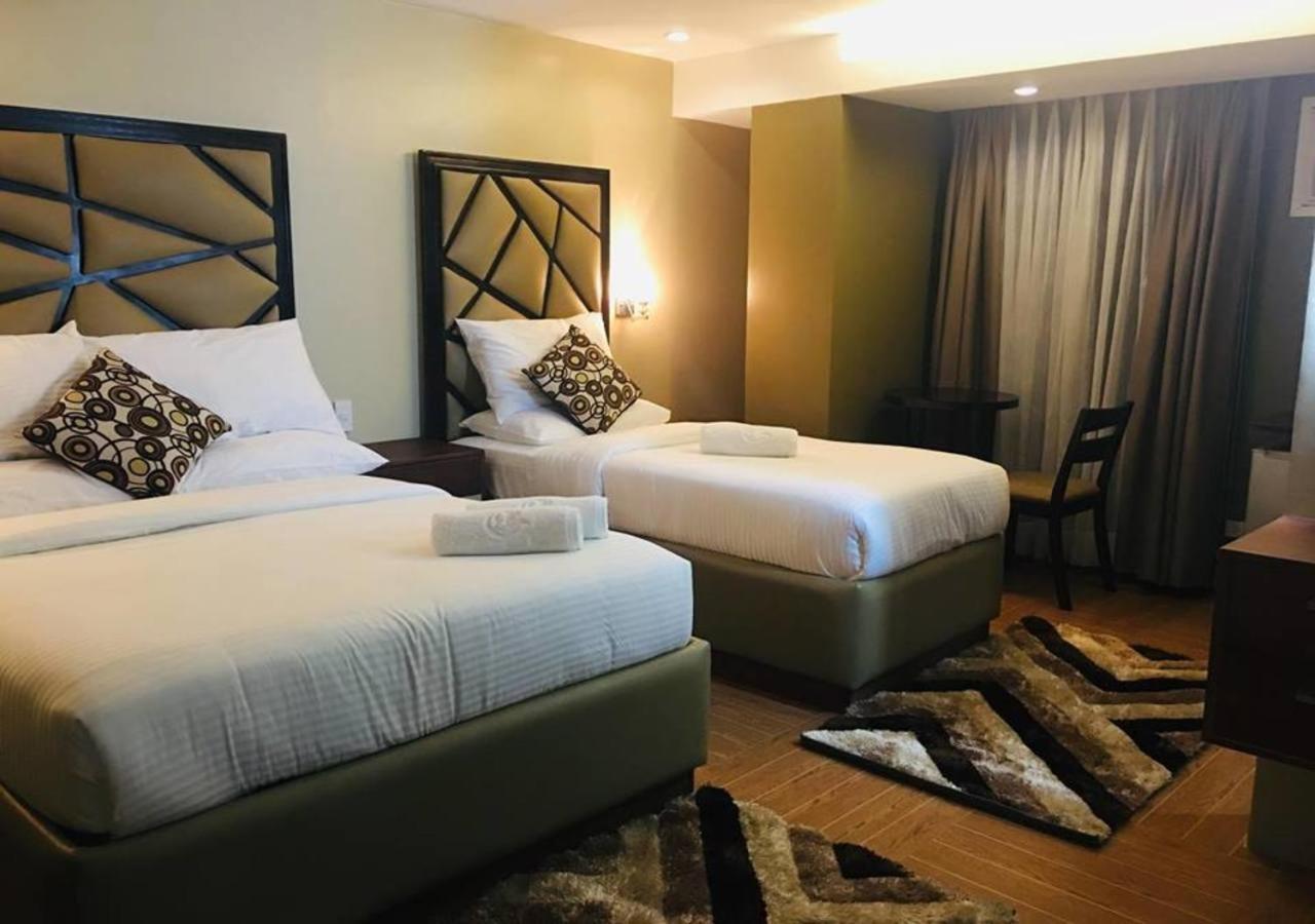 Treasure Island Hotel With Mini Water Adventure Masbate City Екстер'єр фото