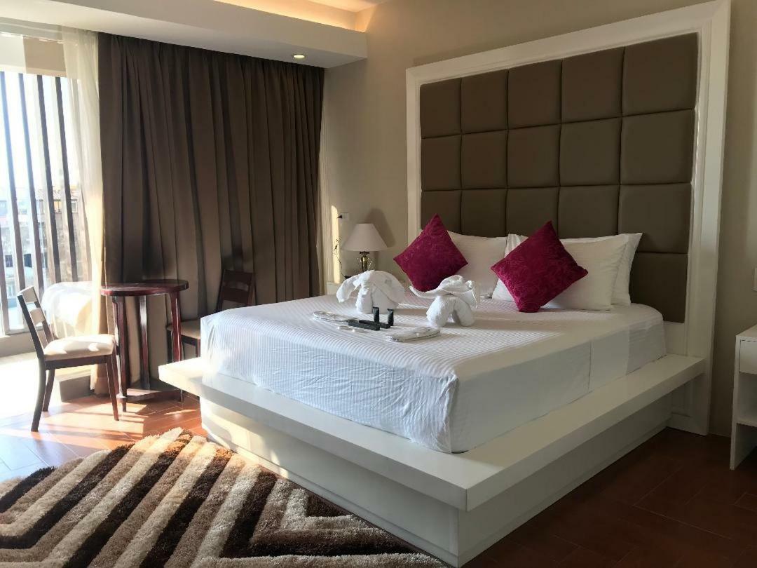 Treasure Island Hotel With Mini Water Adventure Masbate City Екстер'єр фото